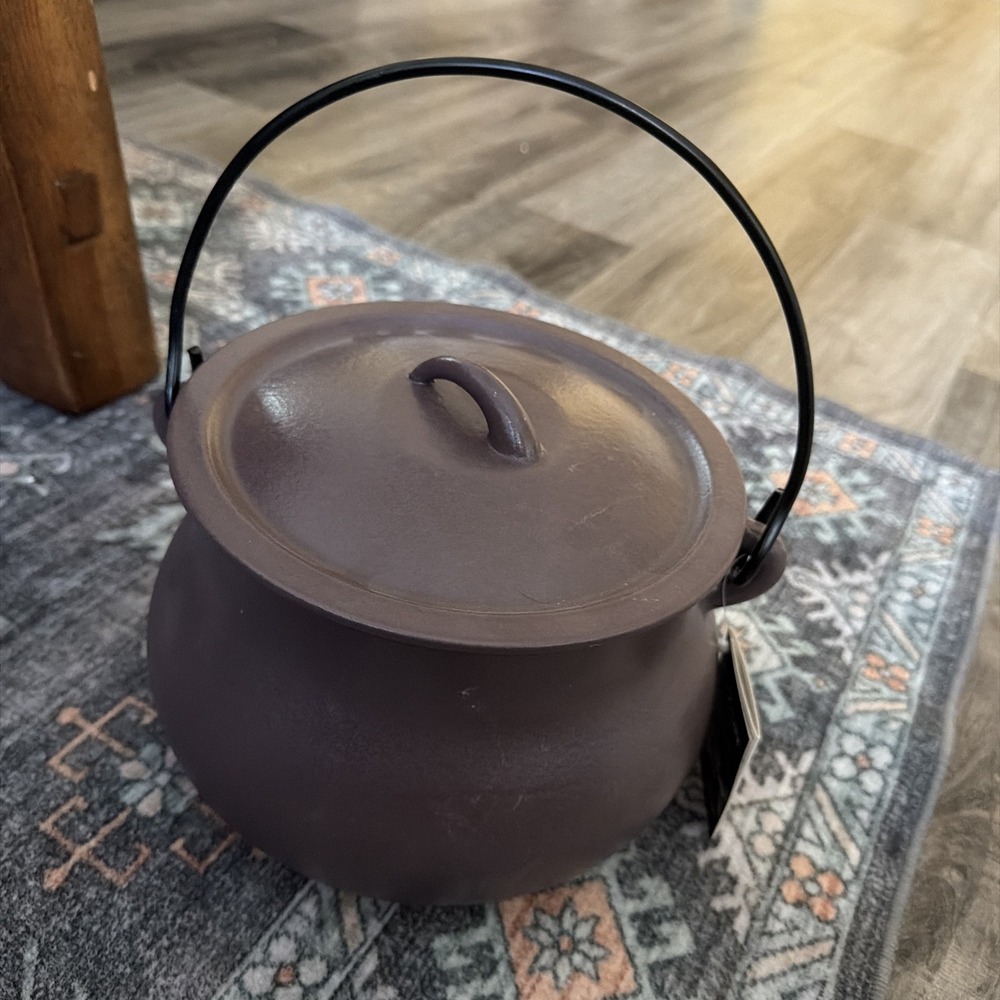 Smith and Clark Purple Enameled Cast Iron Cauldron Pot With Lid 4QT